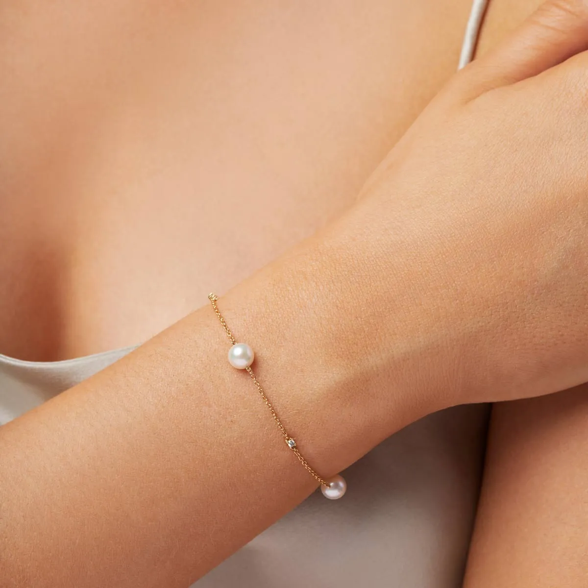 Classic 18K Gold Akoya Pearl and Diamond Bracelet