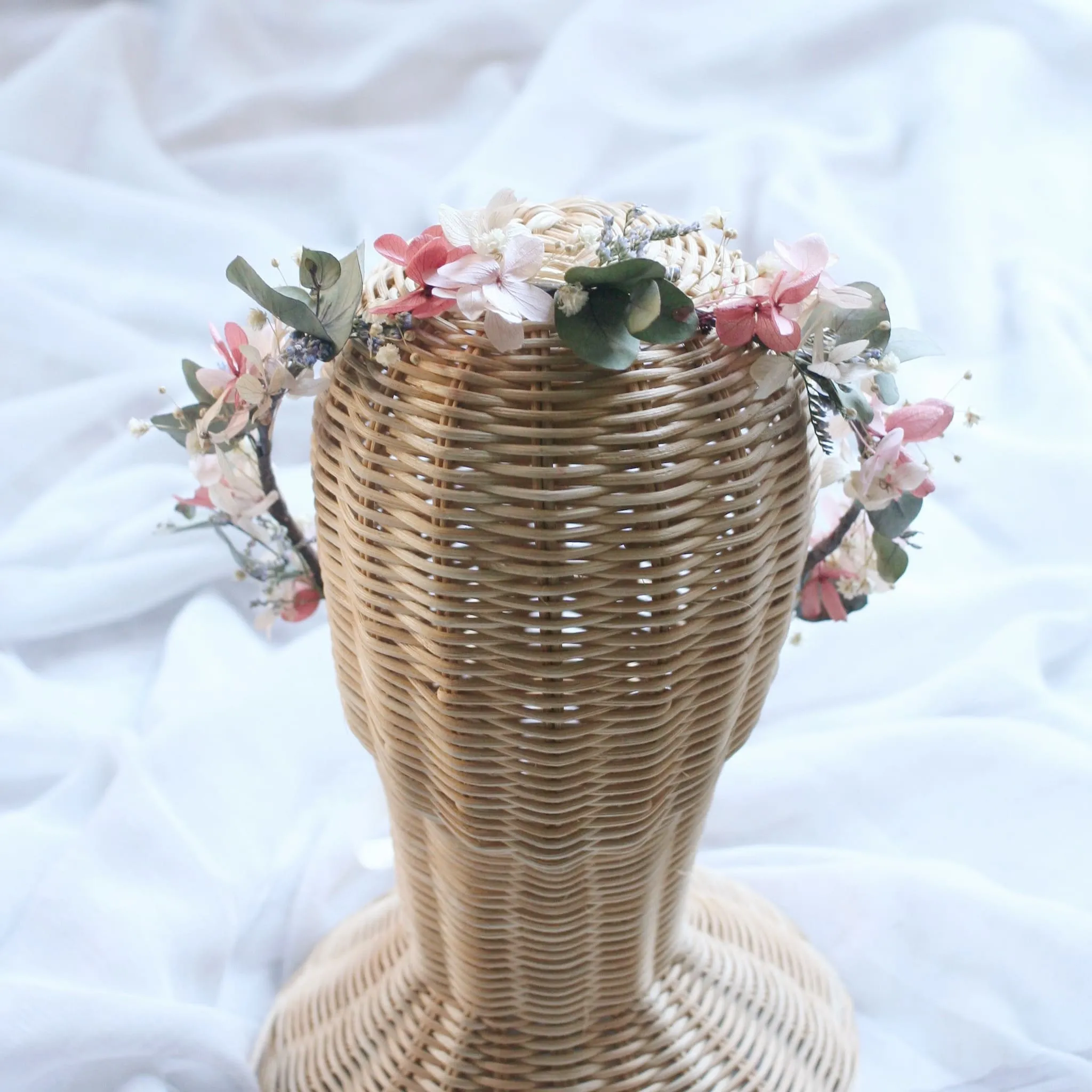 Dainty Flower Crown HYDRANGEA GUM