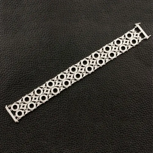 Diamond Circle Link Bracelet