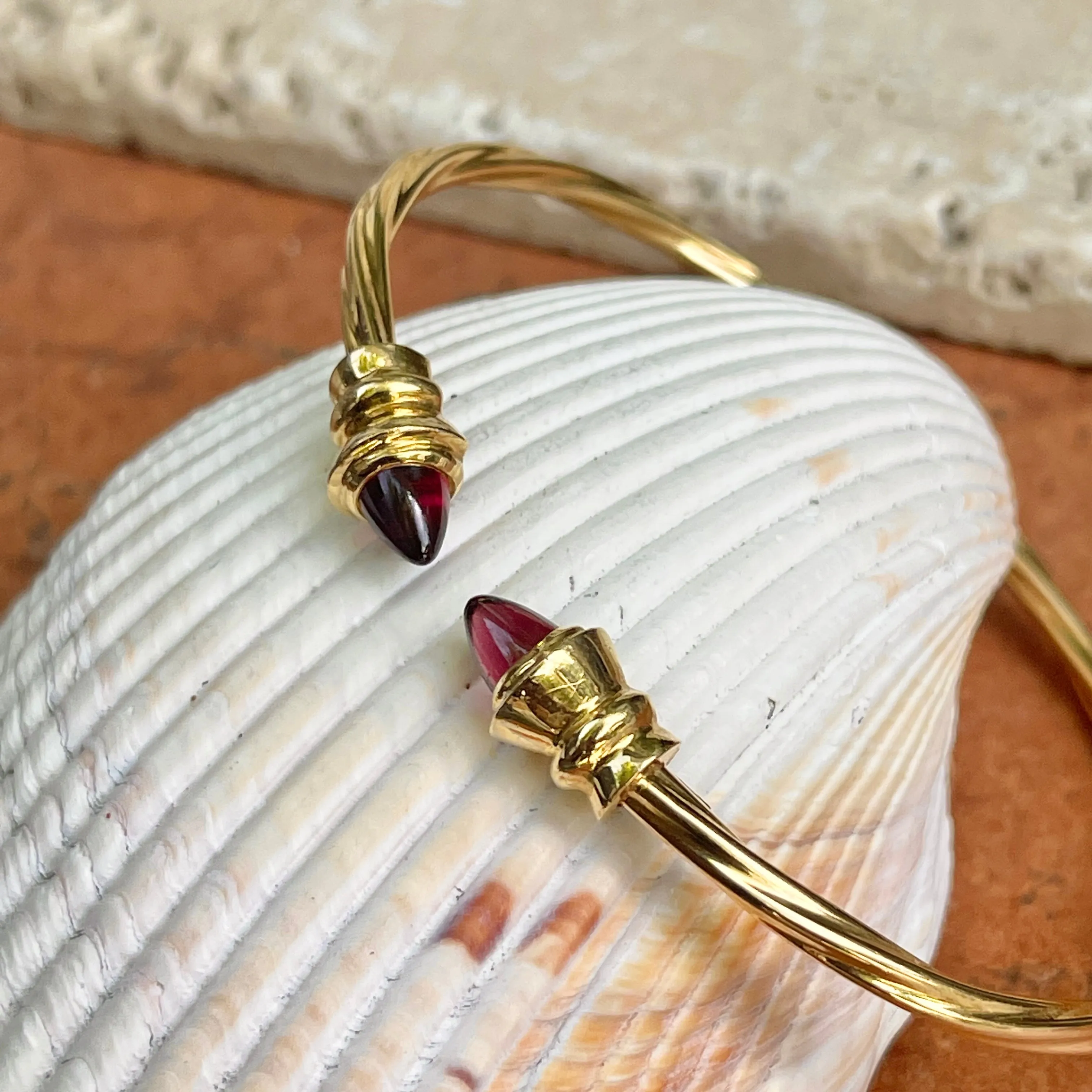 Estate 18KT Yellow Gold Cable Twist Garnet End Cap Bangle Cuff Bracelet