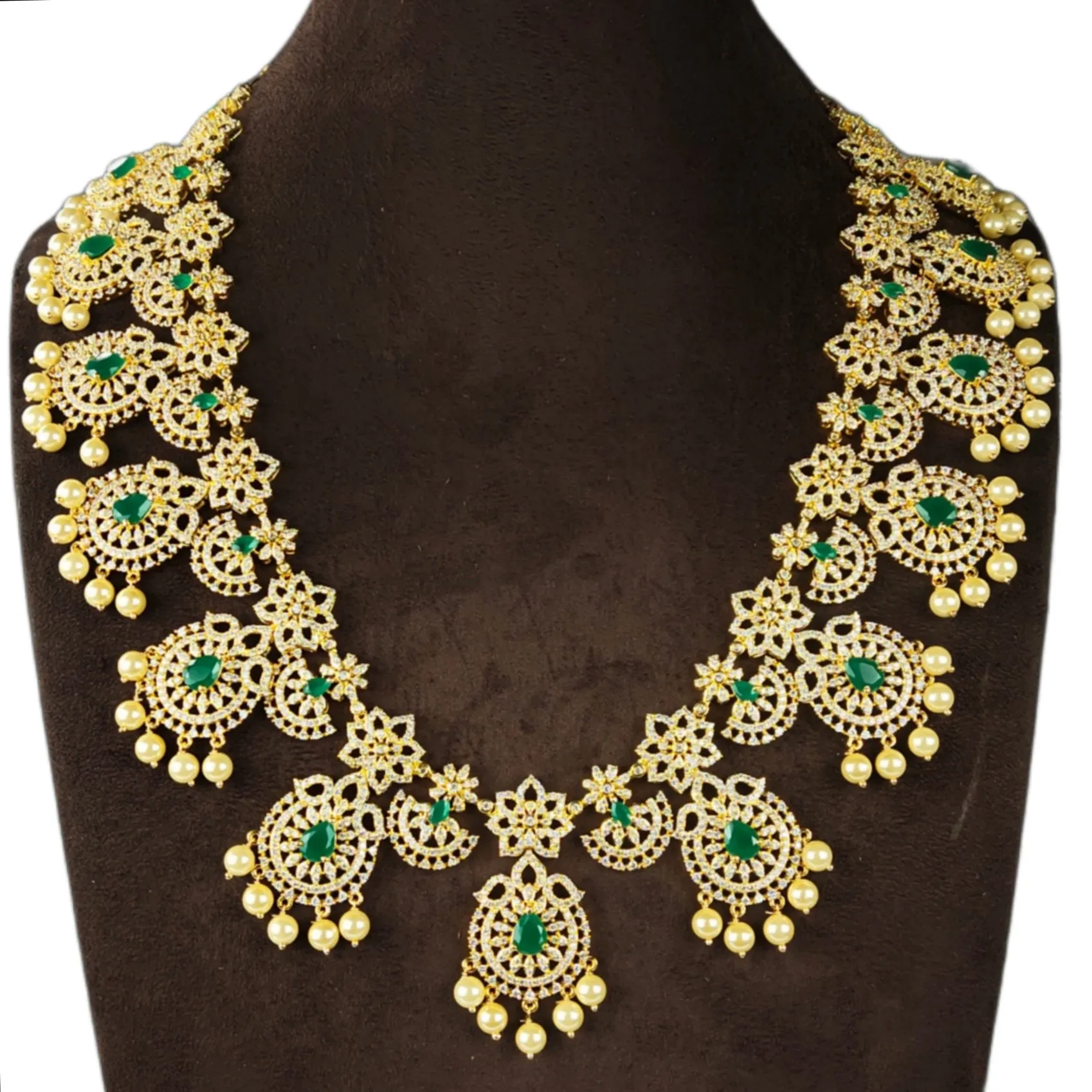 Grand American Diamonds & Emeralds Necklace Set