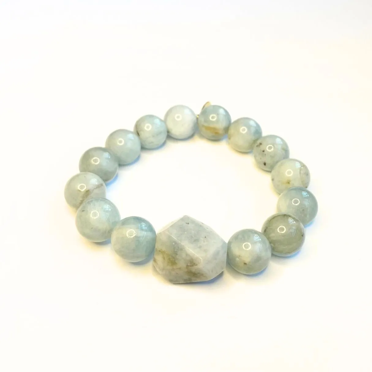 Hawaii's Kalama Beach Aquamarine Bracelet | Aquamarine Center Stone