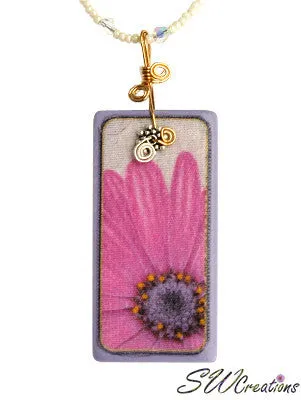 Pink Freeway Daisy Crystal Fleuri Art Domino Necklace