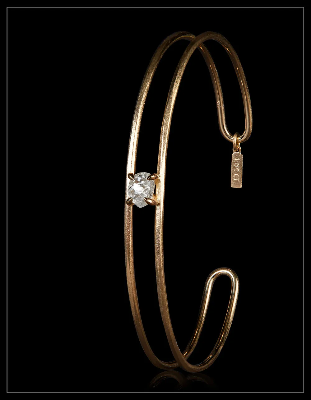 Raw Diamond Gold Bangle Made in Copenhagen – 1.09 ct.