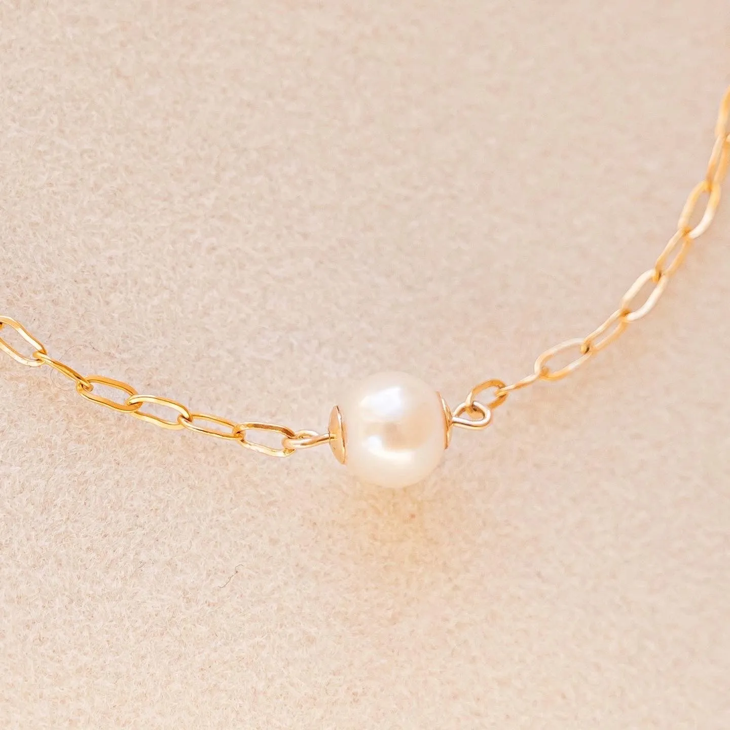 SOPHIE Solitaire Round Pearl Bracelet