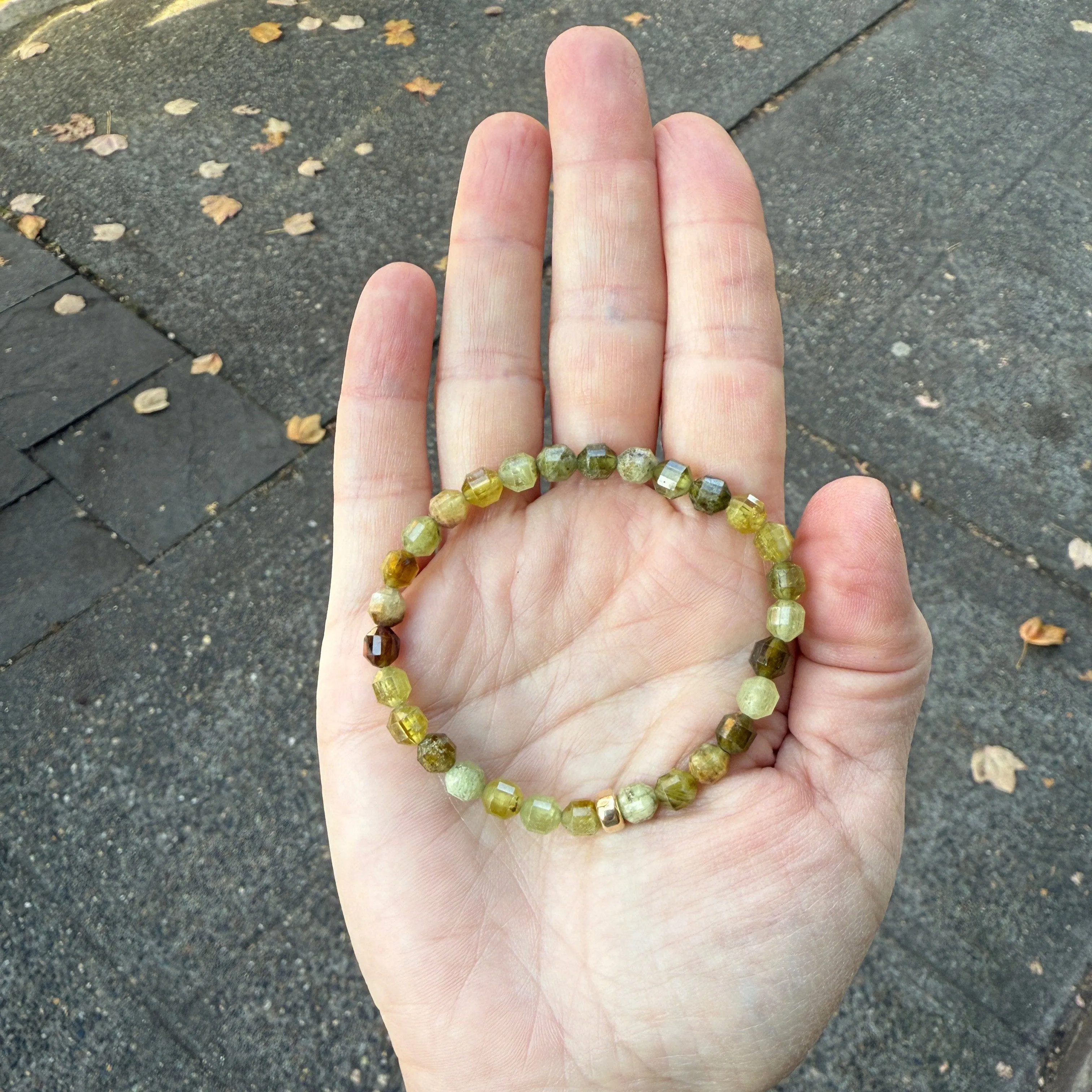 Stone Cache Mini Gemstone Bracelet "Green Garnet"